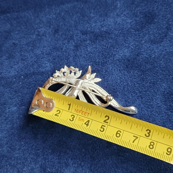 Charter Club Brooch Pin Blue Crystal Rhinestones Modern Swirl Silver Tone - Picture 4 of 7